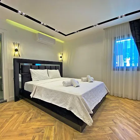 Villa Pandora A *